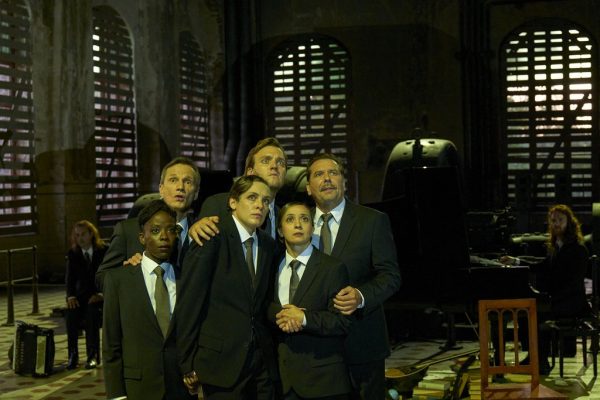 der_untergang_des_hauses_usher_c_matthias_horn_ruhrtriennale21-0065_1_web.jpg__1024x0_q85_subject_location-1001%2C1497_subsampling-2_upscale