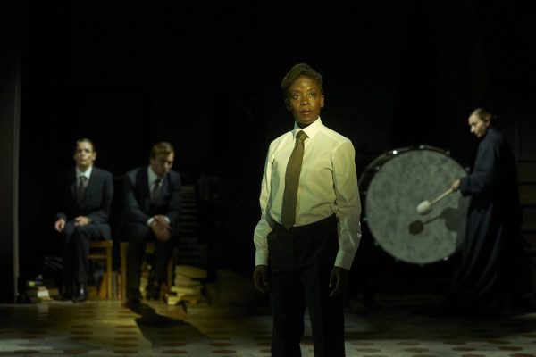 der_untergang_des_hauses_usher_c_matthias_horn_ruhrtriennale21-0634_1_web.jpg__1024x0_q85_subject_location-1100%2C733_subsampling-2_upscale