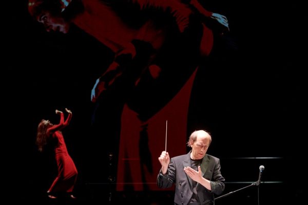 titus_engel_hintergrund_sylvie_rohrer_die_c_volker_beushausen_ruhrtriennale_2021_3941.jpg__1024x0_q85_subject_location-1334%2C2000_subsampling-2_upscale